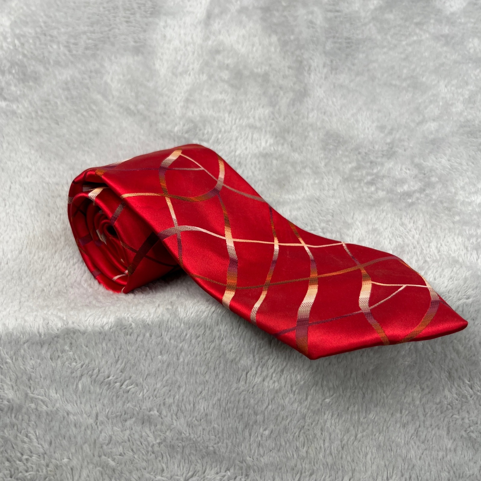 J Garcia Man With Green Turtleneck Silk Necktie One Size Red Men Vtg Art Tie